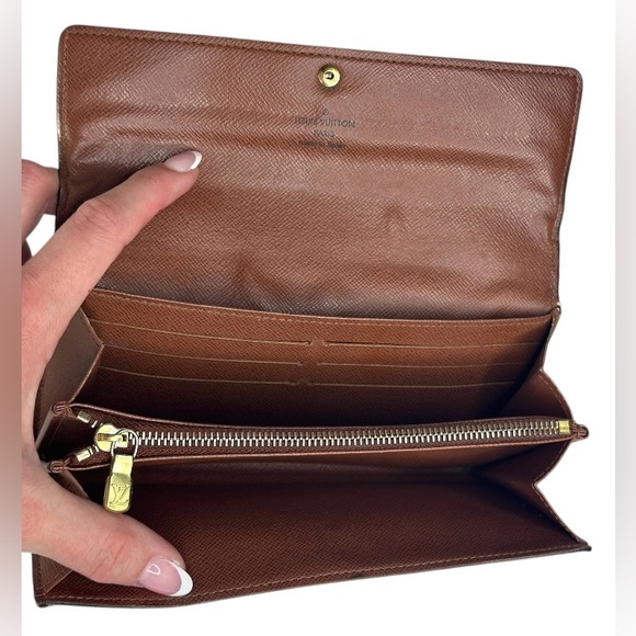Louis Vuitton Sarah Wallet - Picture 7 of 13